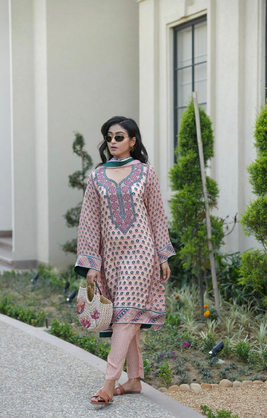 Verandah Vogue – Rose Bloom Printed Suit Set