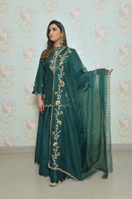 golden and silver threadwork lehenga set calgary, canada